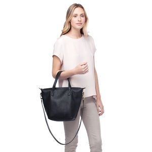 Cuyana Small Carryall Tote, Pebbled Leather, Black